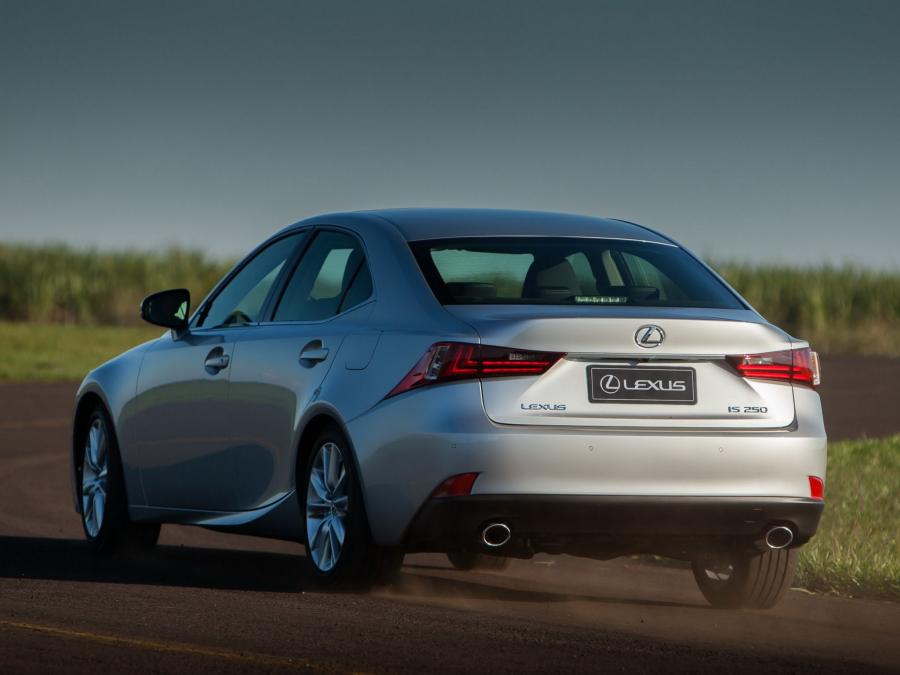  Lexus IS250 2013 года  (EU) (фото 10 из 16)
